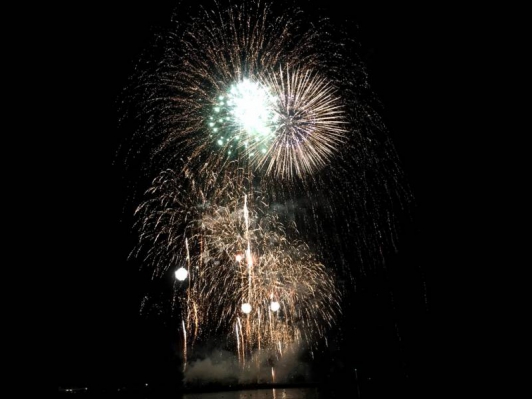 夜空を彩る5,000発の大輪の花「第71回淡路島まつり花火大会」